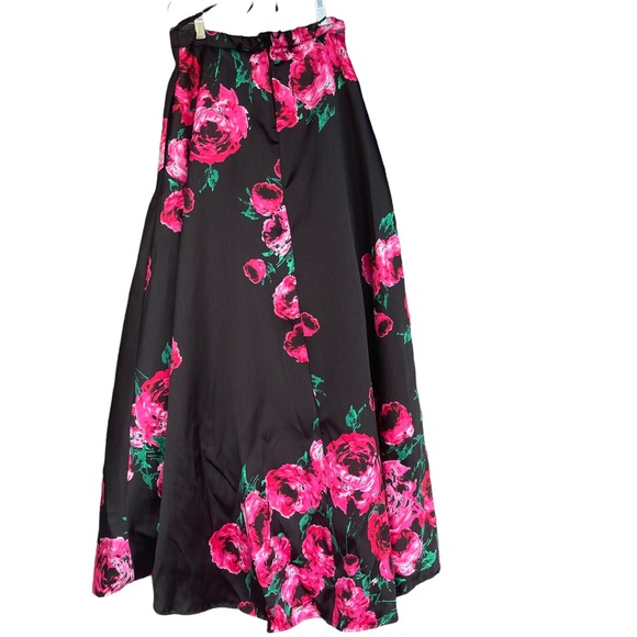 B. Darlin Black & Pink Roses Tulle Lined Maxi Skirt with Pockets Size 1/2 - Picture 2 of 8